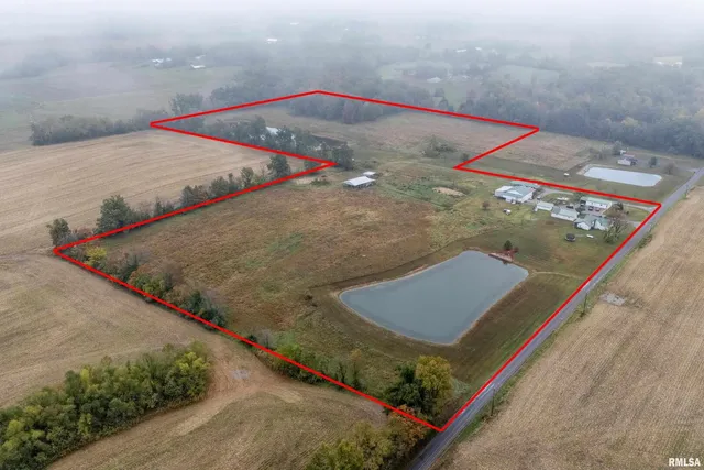 $350,000 | 365 Bond Road, Galatia, IL 62935