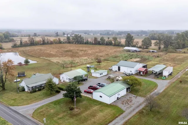 $350,000 | 365 Bond Road, Galatia, IL 62935