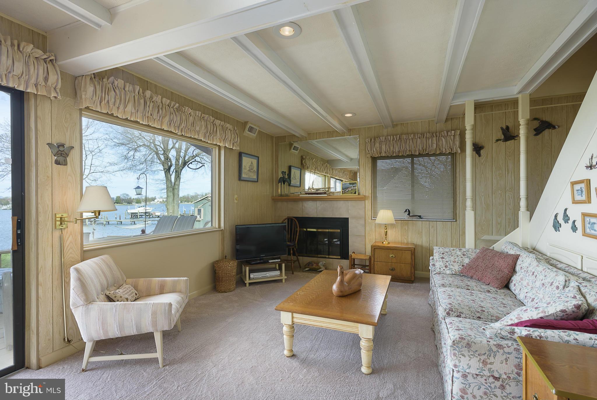 1042 Wiers Road Edgewater, MD 21037 - Photo 12 of 30 Living Room