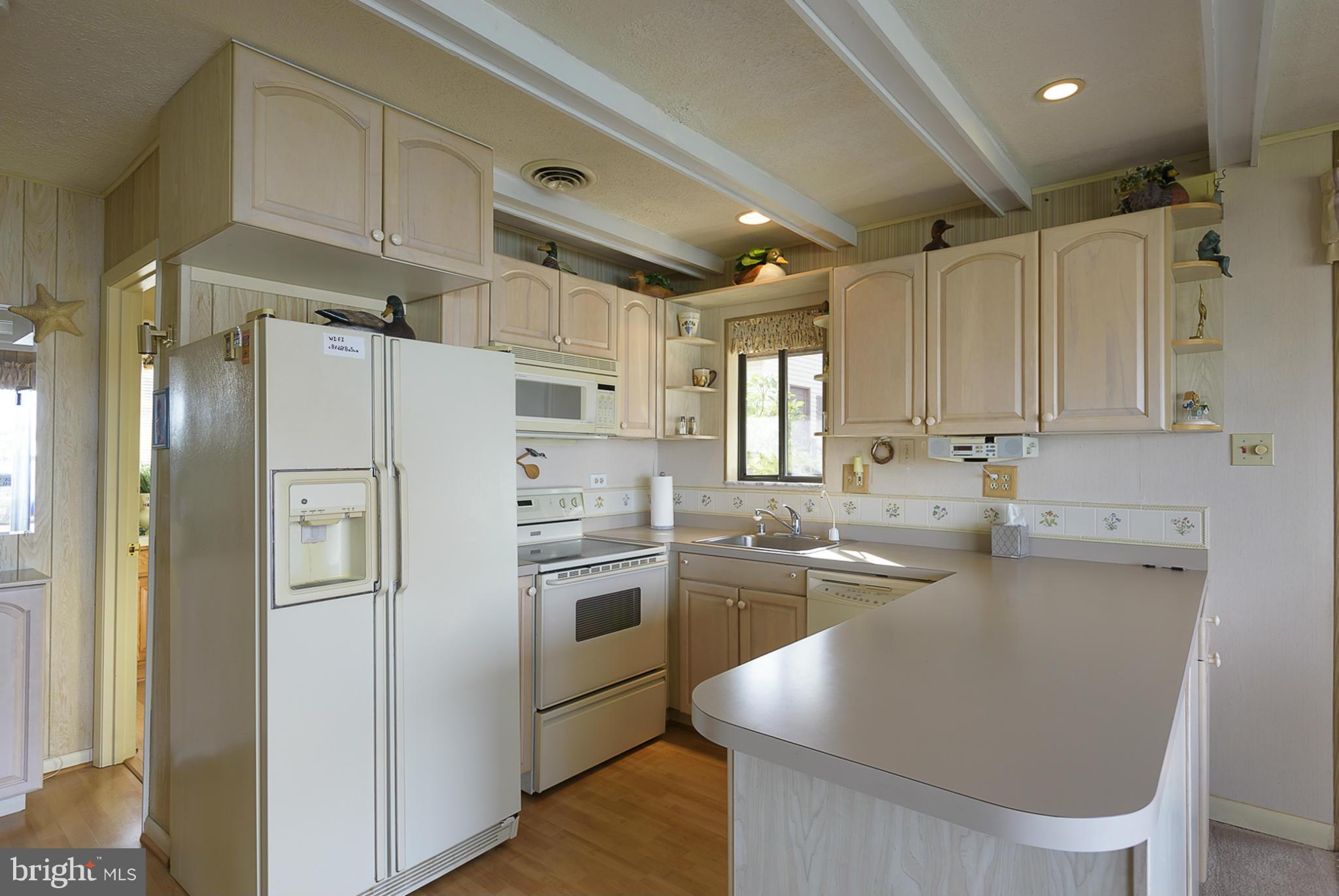 1042 Wiers Road Edgewater, MD 21037 - Photo 15 of 30 Kitchen