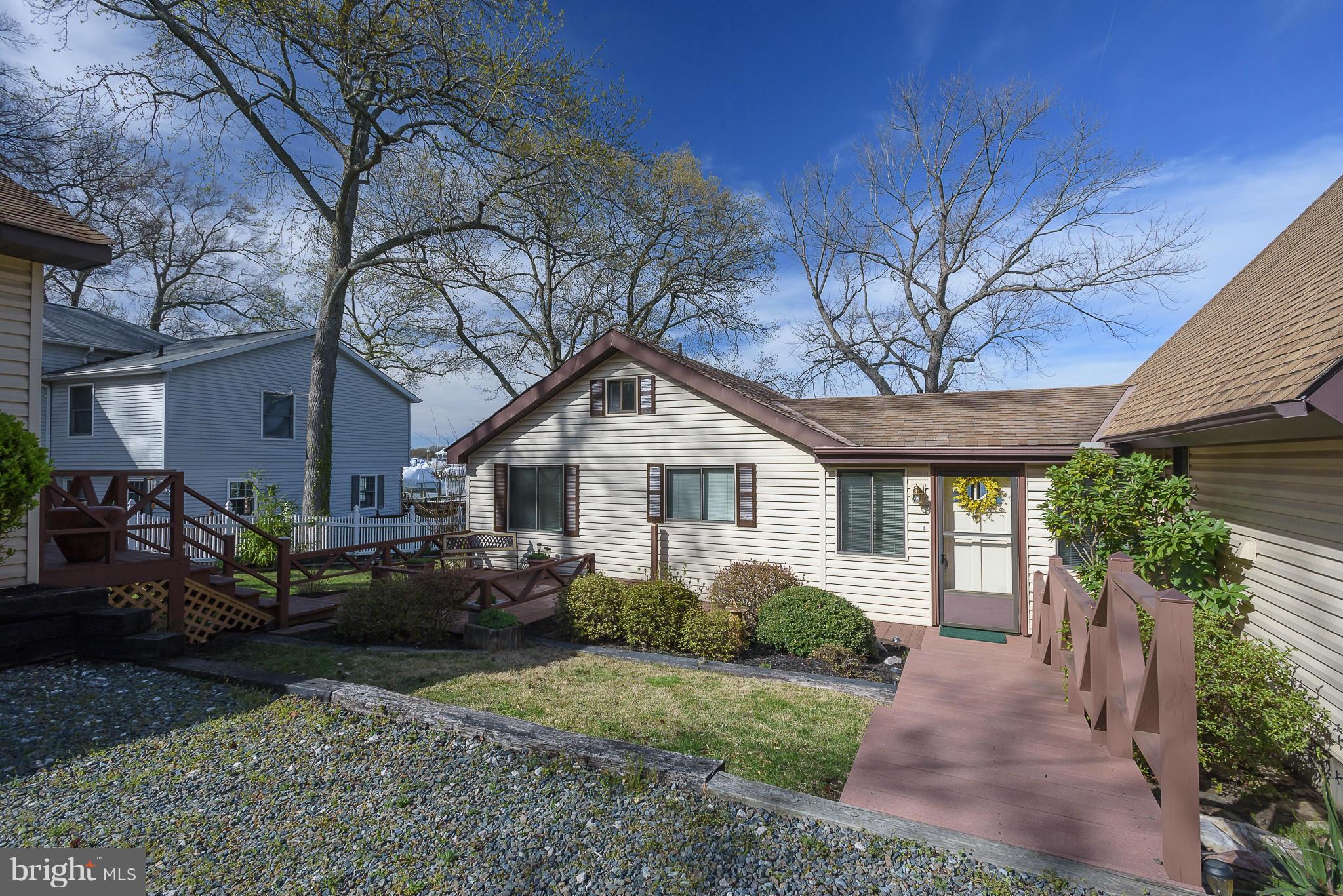 1042 Wiers Road Edgewater, MD 21037 - Photo 8 of 30 Exterior (Front)