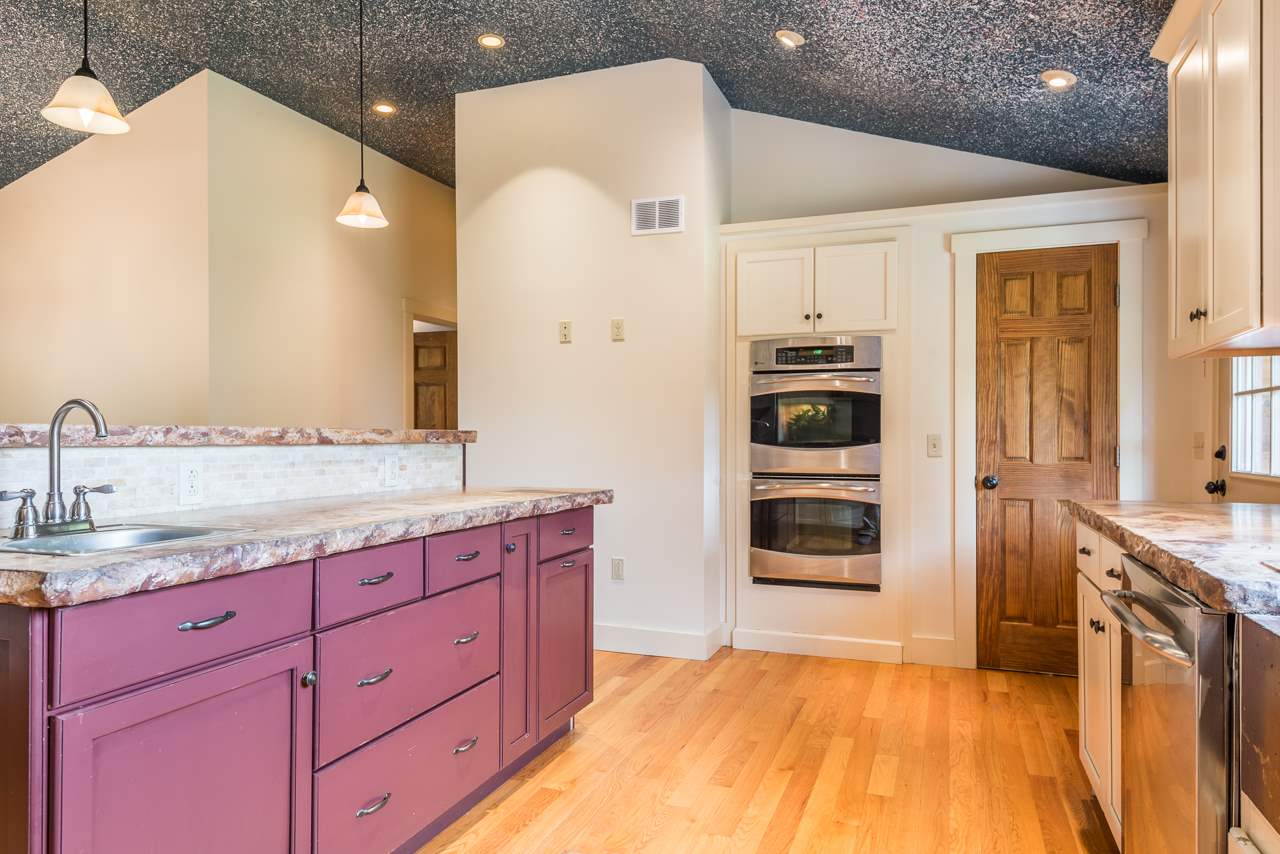717 Hilltop Road Littleton, NH 03561 - Photo 8 of 40