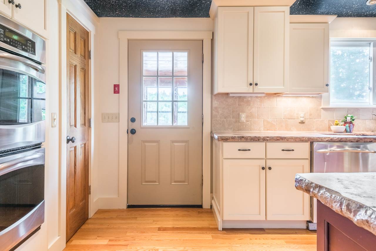 717 Hilltop Road Littleton, NH 03561 - Photo 9 of 40