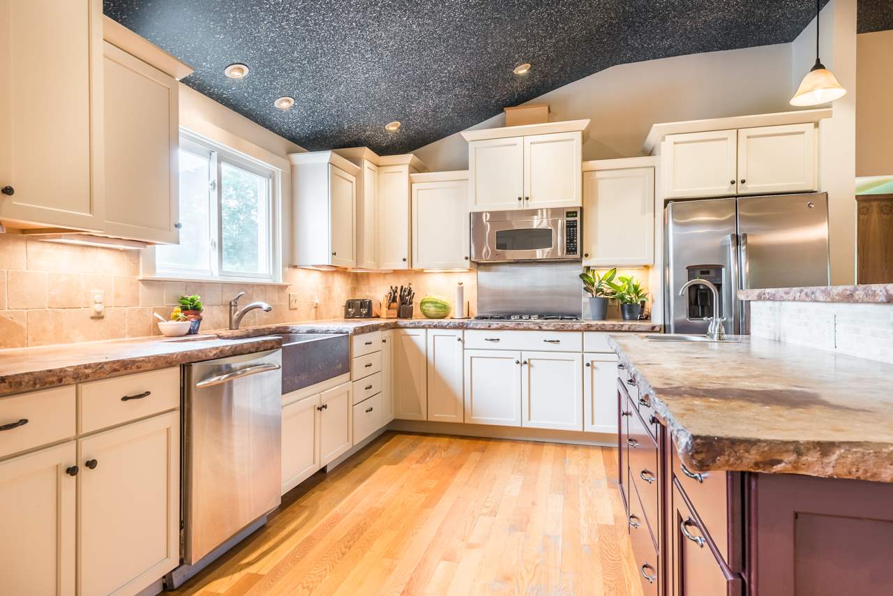 717 Hilltop Road Littleton, NH 03561 - Photo 10 of 40