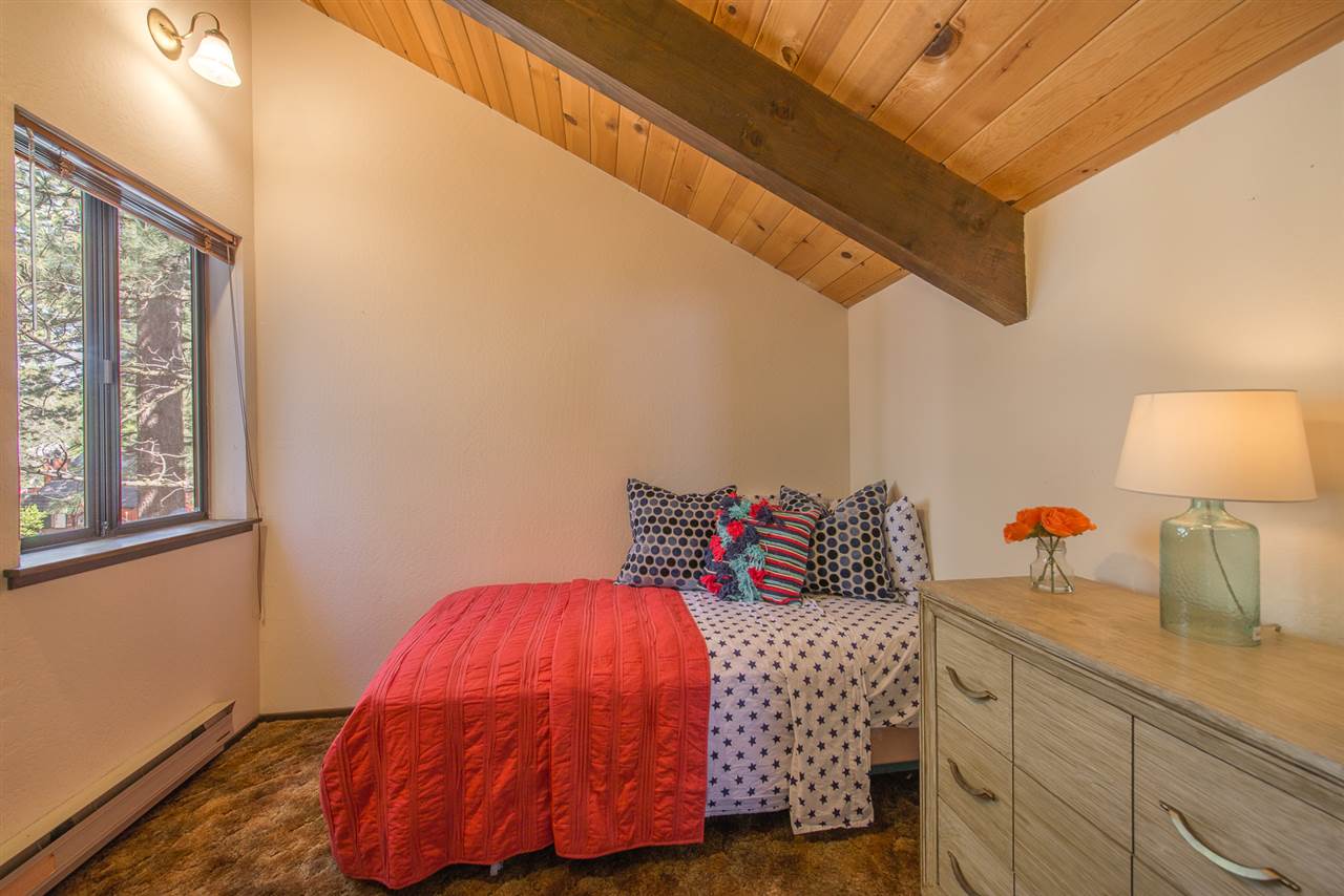10163 Shore Pine Road Truckee, CA 96161 - Photo 14 of 21 Gallery Image 14