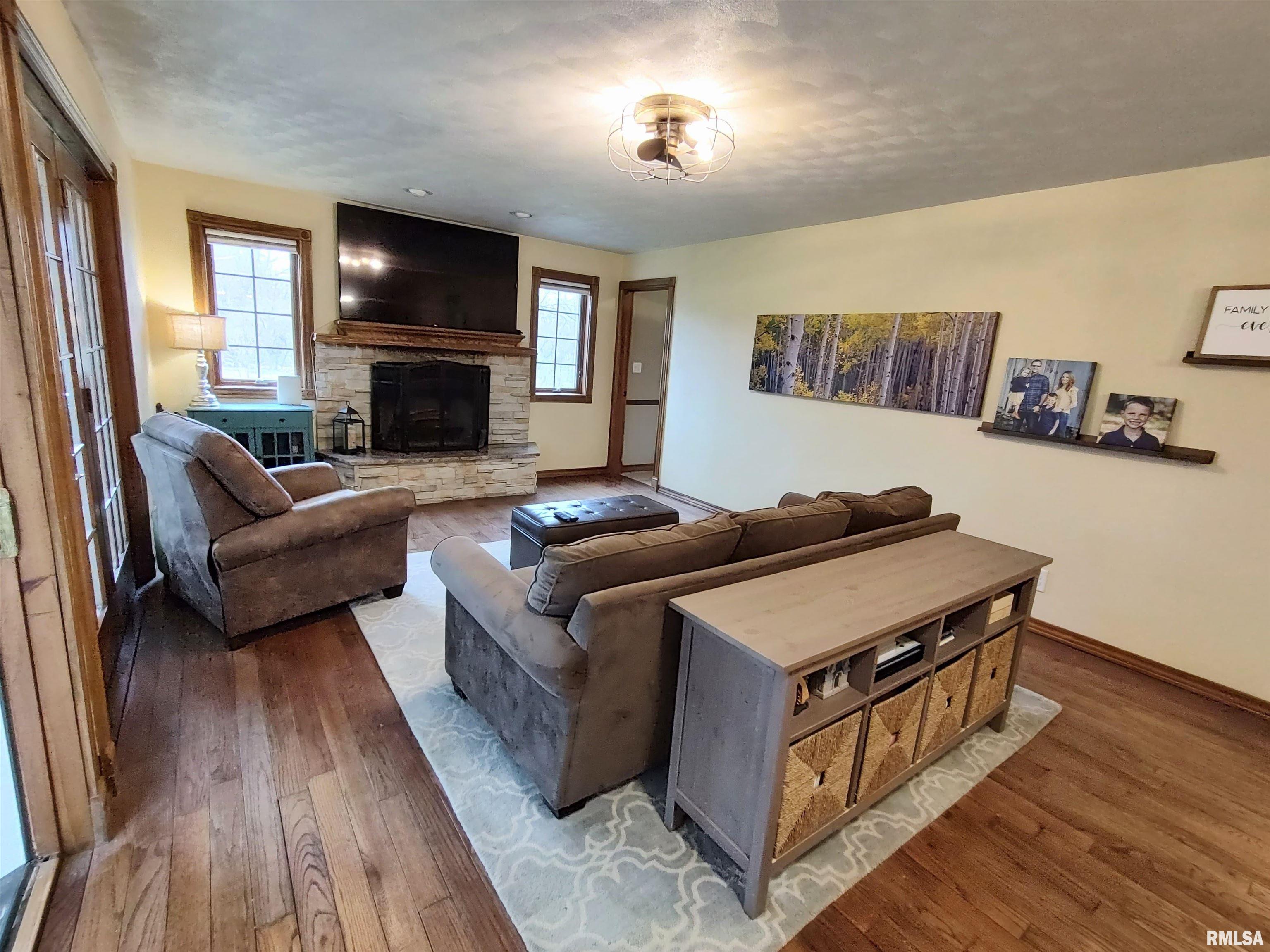 10483 Northpoint Road Tremont, IL 61568 - Photo 9 of 50
