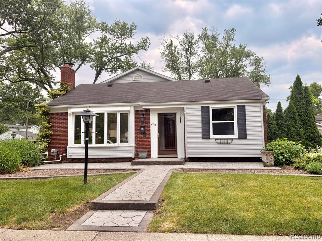 2111 Earlmont Road Berkley, MI 48072 - Photo 2 of 27