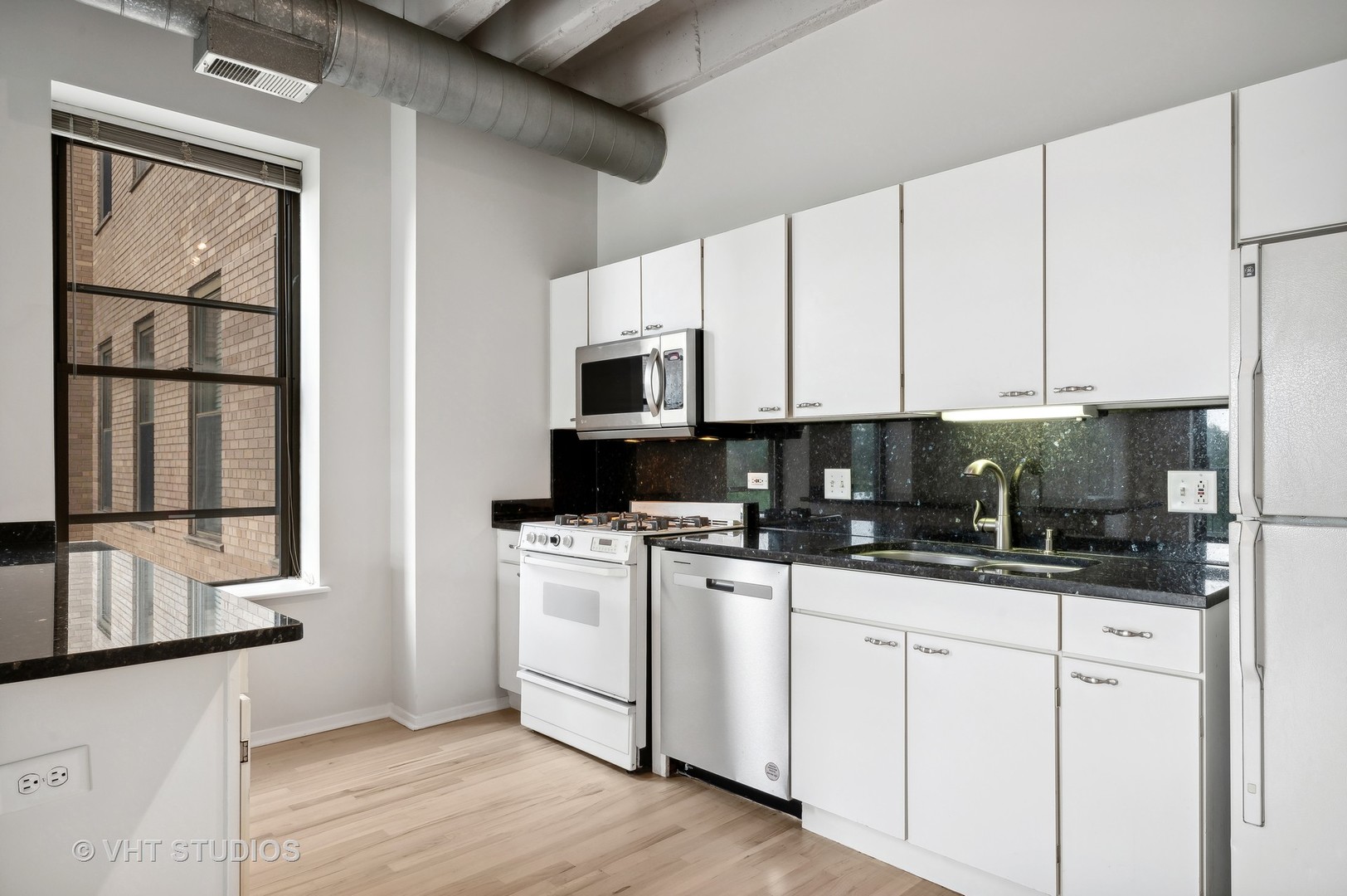 811 South Lytle Street, Unit 407 Chicago, IL 60607 - Photo 5 of 17 Gallery Image 5