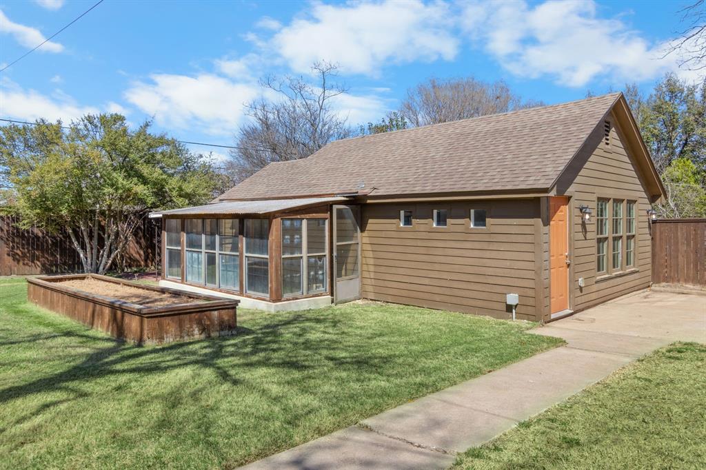2815 Cumberland Avenue Waco, TX 76708 - Photo 29 of 40 a backyard of a house with a garden and barbeque oven