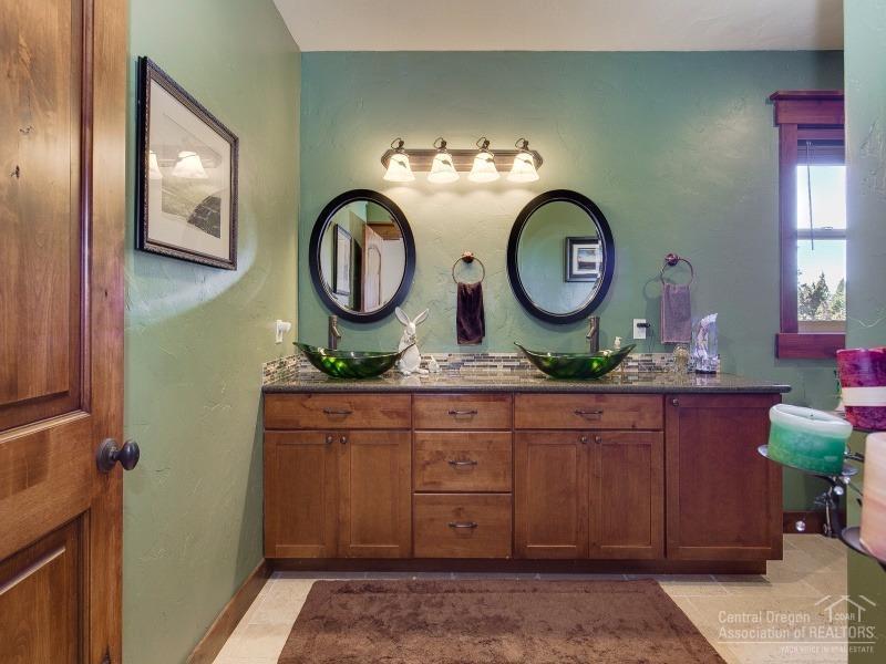 63430 Overtree Road Bend, OR 97701 - Photo 17 of 25 Gallery Image 17