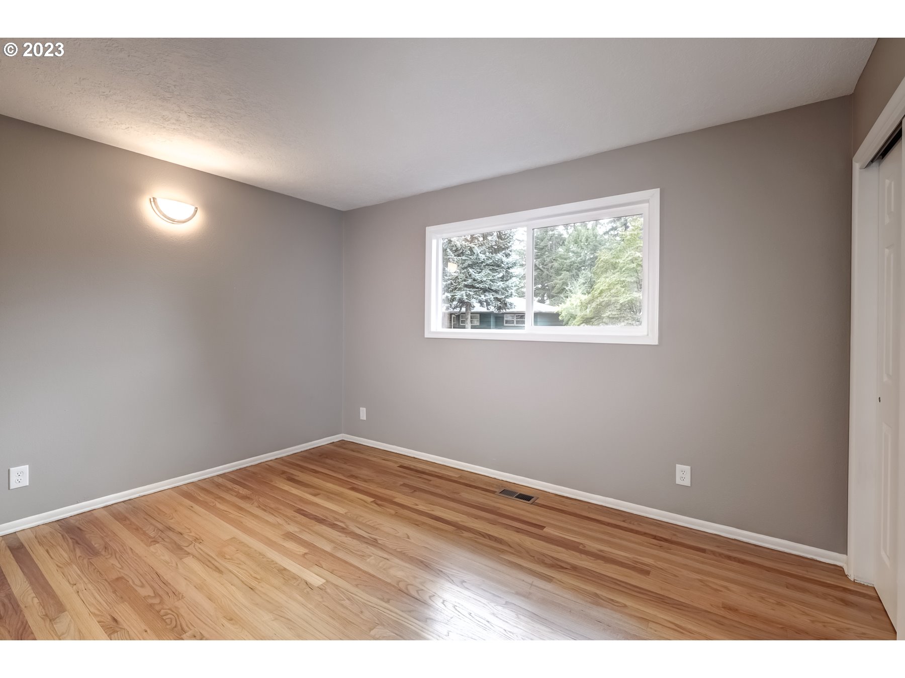 2540 Southeast 190th Avenue Gresham, OR 97030 - Photo 16 of 27 a view of room with window