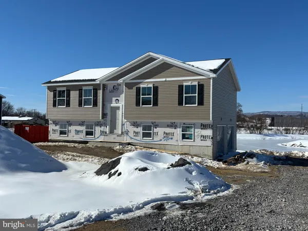 $340,000 | 147 Meadowcreek Drive, Chambersburg, PA 17202