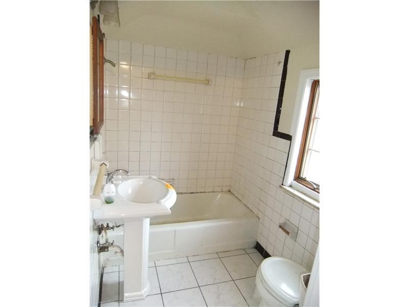1932 Spring Valley Road Pittsburgh, PA 15243 - Photo 14 of 17 Full Bath.