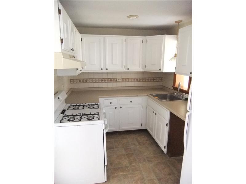 1932 Spring Valley Road Pittsburgh, PA 15243 - Photo 6 of 17 Kitchen.