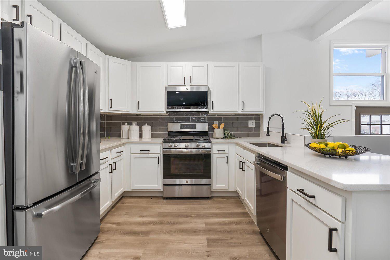 4718 Maryknoll Road Baltimore, MD 21208 - Photo 8 of 37 S/S appliances