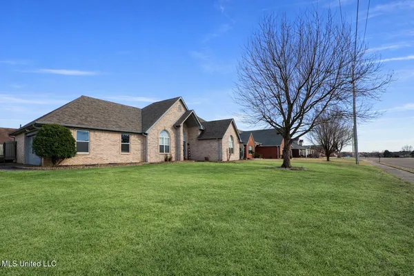 $320,000 | 6568 Braybourne Main, Olive Branch, MS 38654