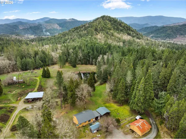 $675,000 | 778 Pack Lane, Glendale, OR 97442