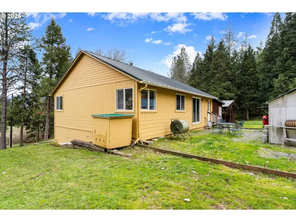 $675,000 | 778 Pack Lane, Glendale, OR 97442