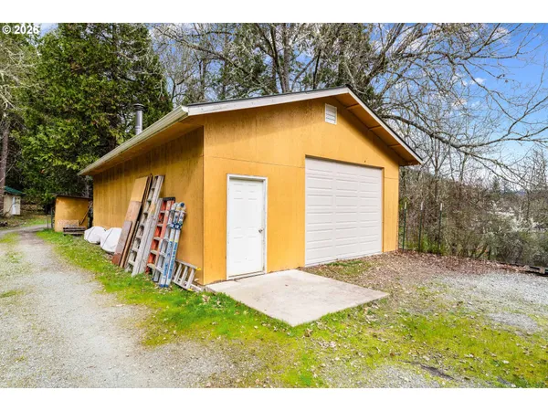 $675,000 | 778 Pack Lane, Glendale, OR 97442