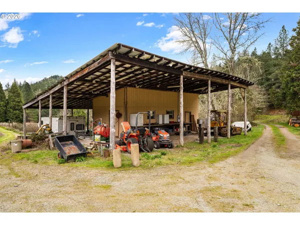 $675,000 | 778 Pack Lane, Glendale, OR 97442