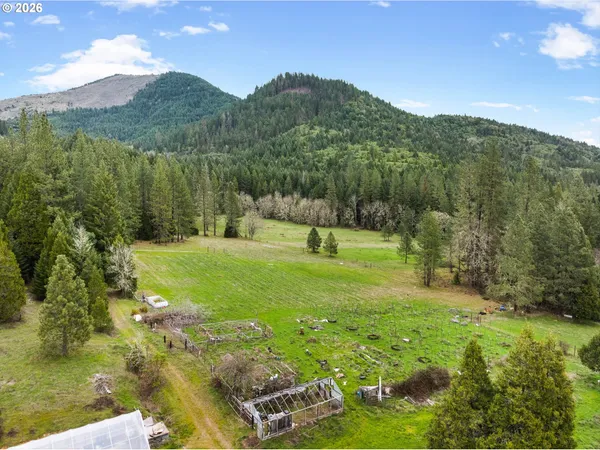 $675,000 | 778 Pack Lane, Glendale, OR 97442