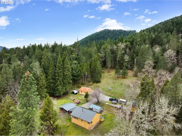 $675,000 | 778 Pack Lane, Glendale, OR 97442