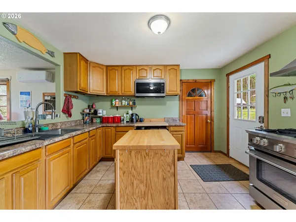 $675,000 | 778 Pack Lane, Glendale, OR 97442