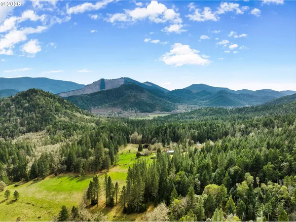 $675,000 | 778 Pack Lane, Glendale, OR 97442