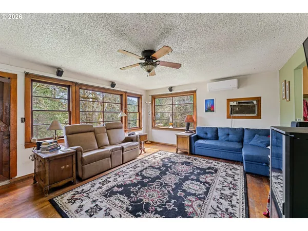 $675,000 | 778 Pack Lane, Glendale, OR 97442
