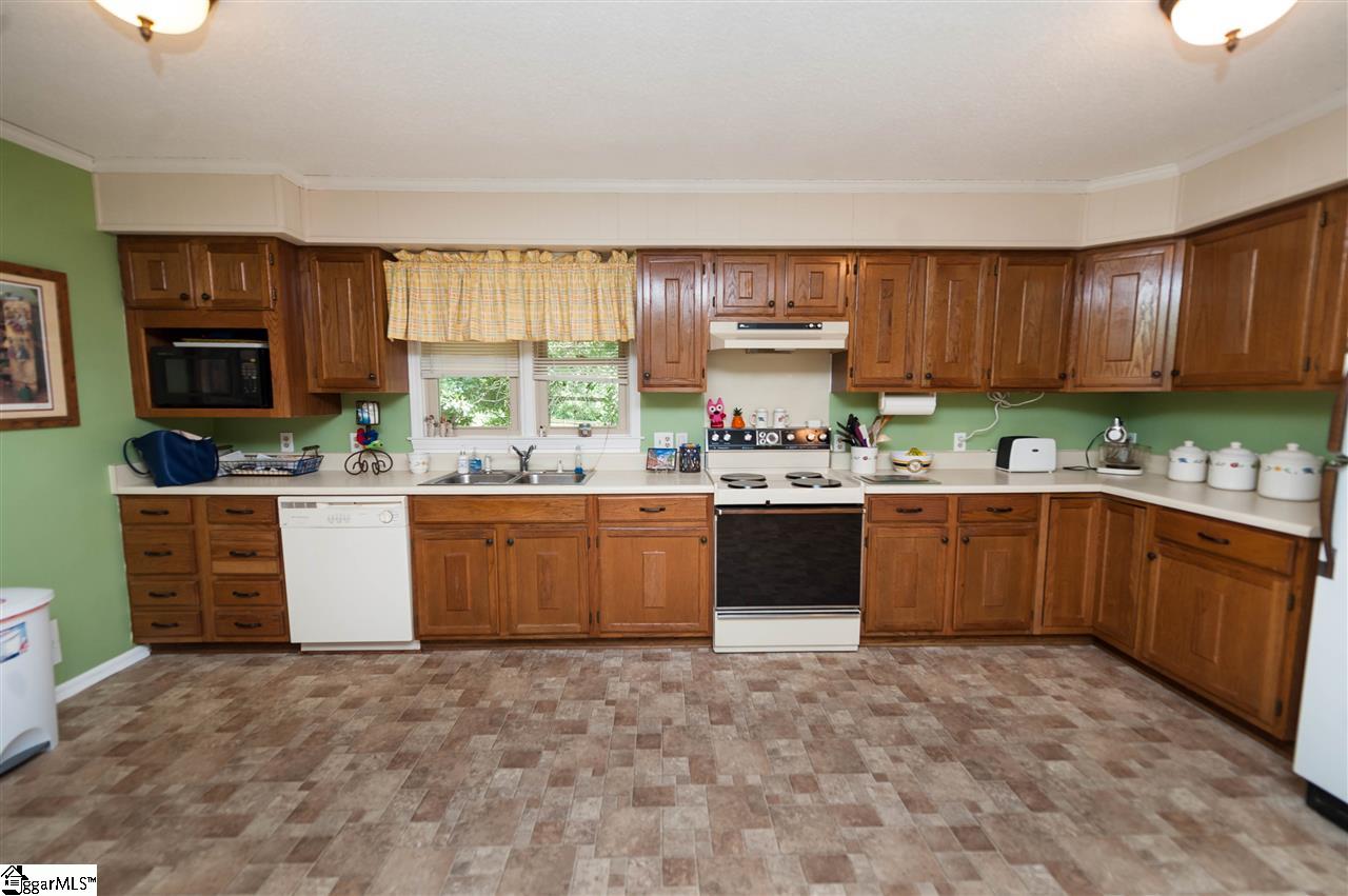 207 Hunters Road Pauline, SC 29374 - Photo 7 of 36