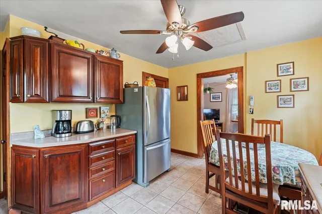 $189,900 | 914 1st Avenue, Hampton, IL 61256