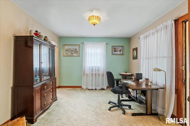 $189,900 | 914 1st Avenue, Hampton, IL 61256