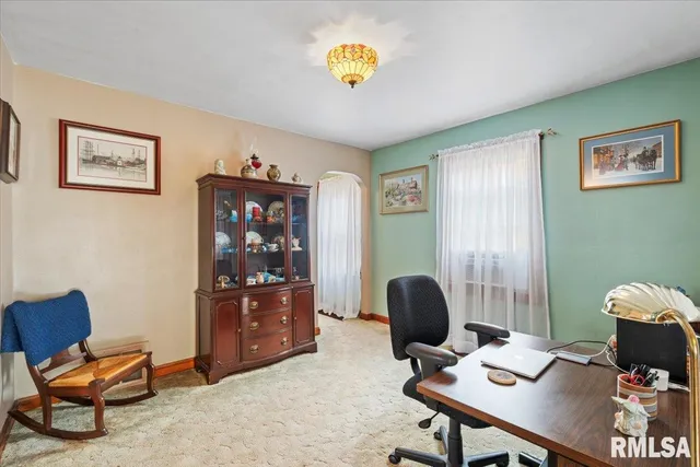 $189,900 | 914 1st Avenue, Hampton, IL 61256