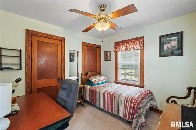 $189,900 | 914 1st Avenue, Hampton, IL 61256