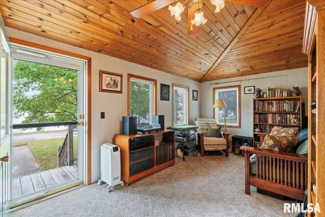 $189,900 | 914 1st Avenue, Hampton, IL 61256