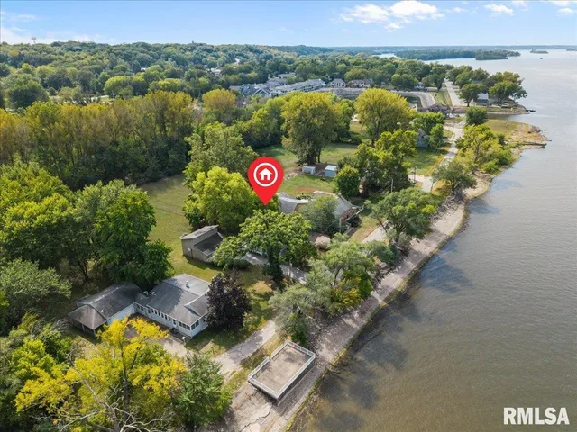 $189,900 | 914 1st Avenue, Hampton, IL 61256