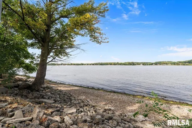 $189,900 | 914 1st Avenue, Hampton, IL 61256