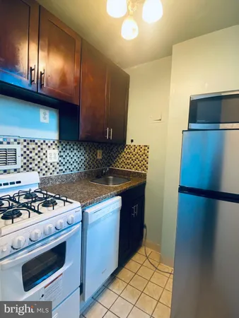 $1,590 | 1021 Arlington Boulevard, Unit 623, Arlington, VA 22209