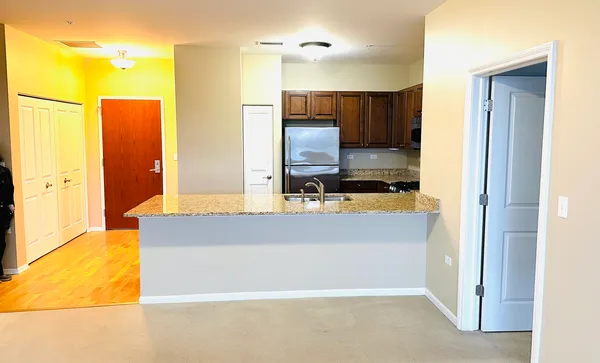 $3,000 | 801 Village Center Drive, Unit 204, Burr Ridge, IL 60527