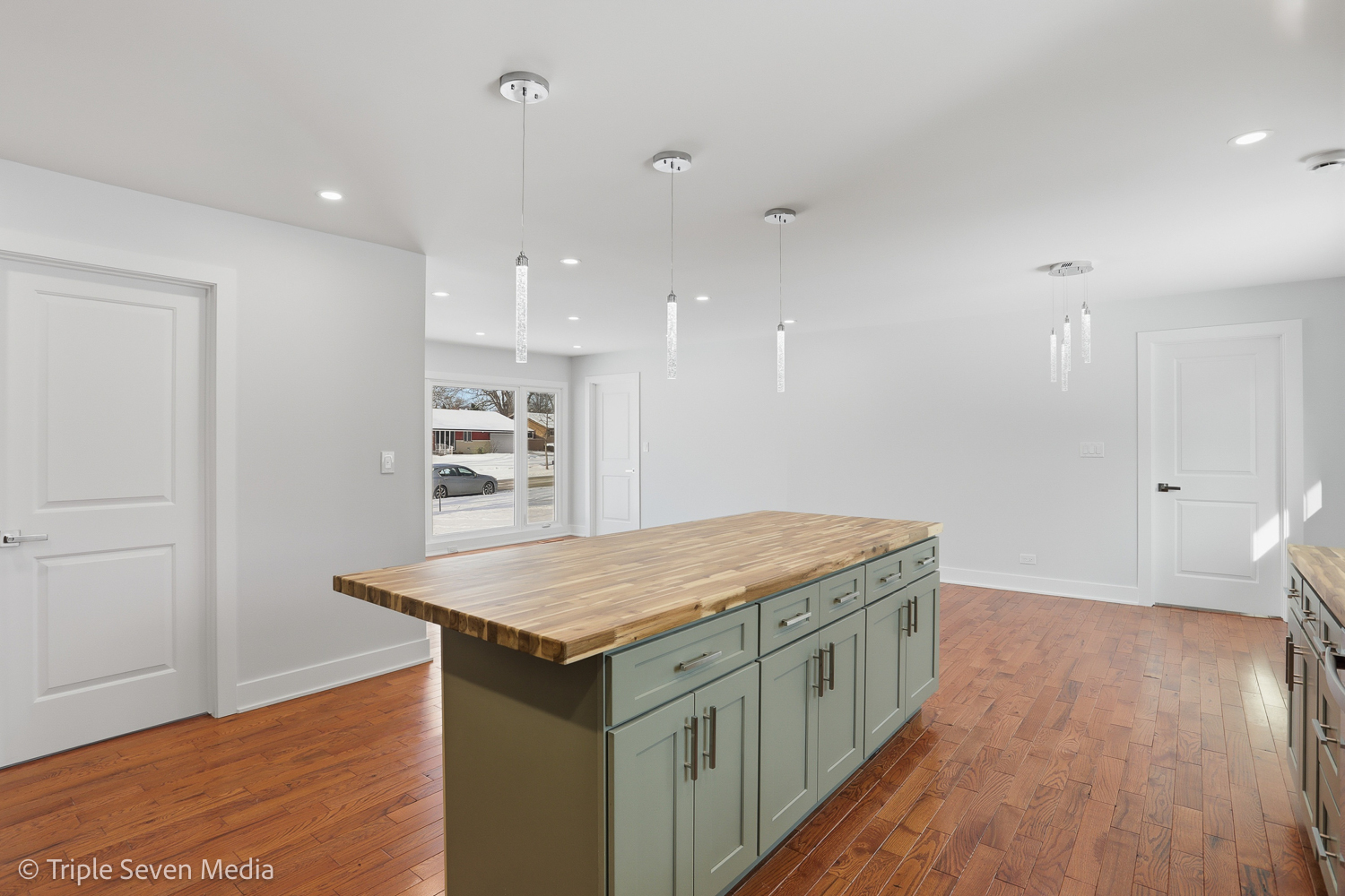 505 Geronimo Street Hoffman Estates, IL 60169 - Photo 12 of 40