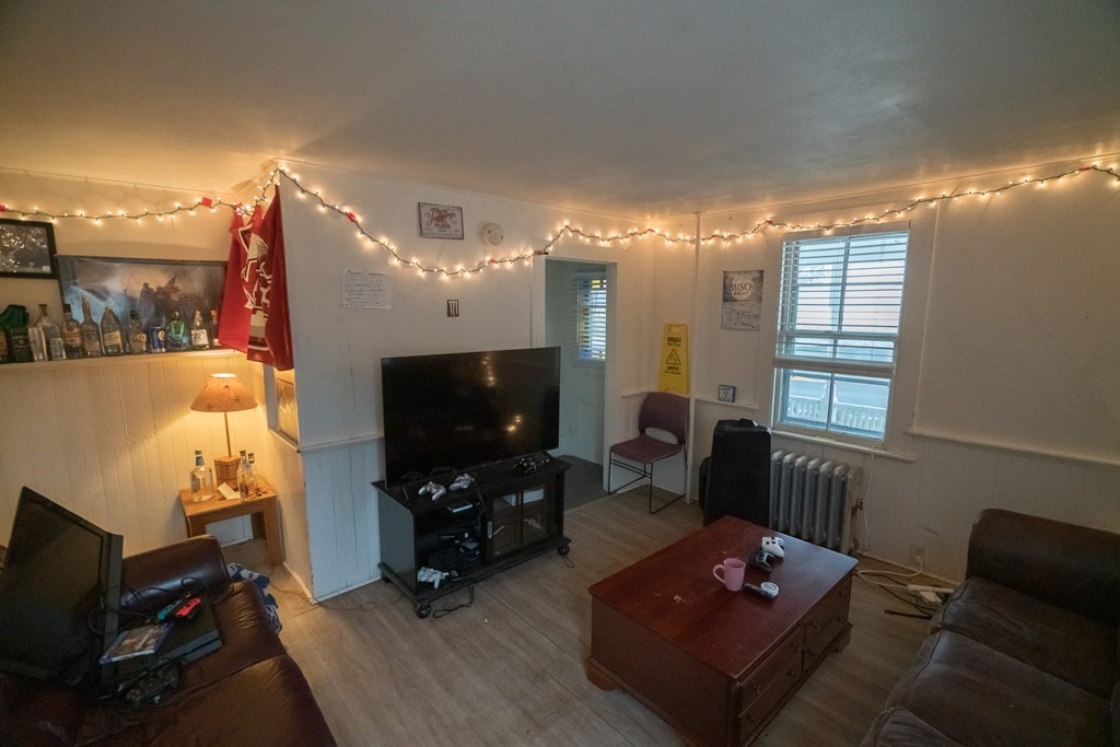 306 Northampton Road Amherst, MA 01002 - Photo 3 of 11 Gallery Image 3