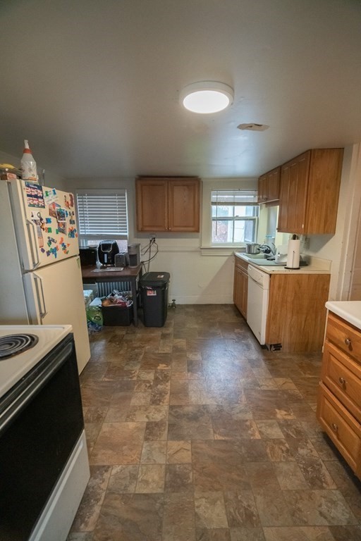 306 Northampton Road Amherst, MA 01002 - Photo 4 of 11 Gallery Image 4