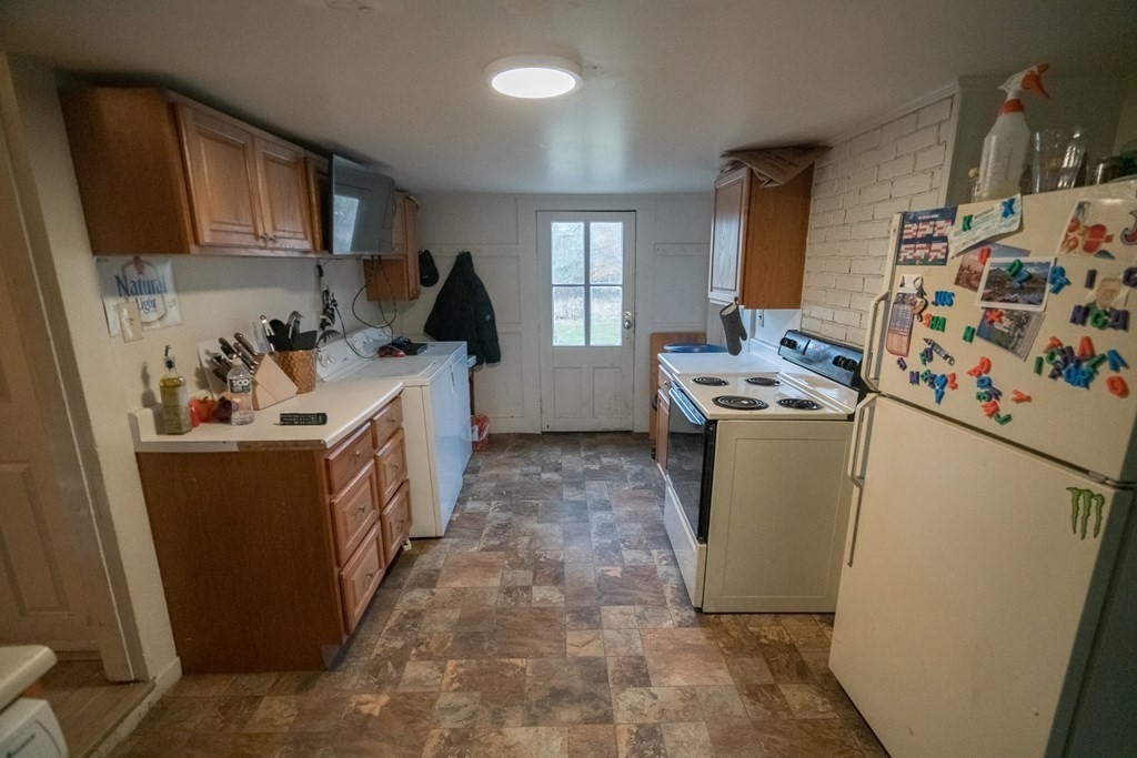 306 Northampton Road Amherst, MA 01002 - Photo 7 of 11 Gallery Image 7