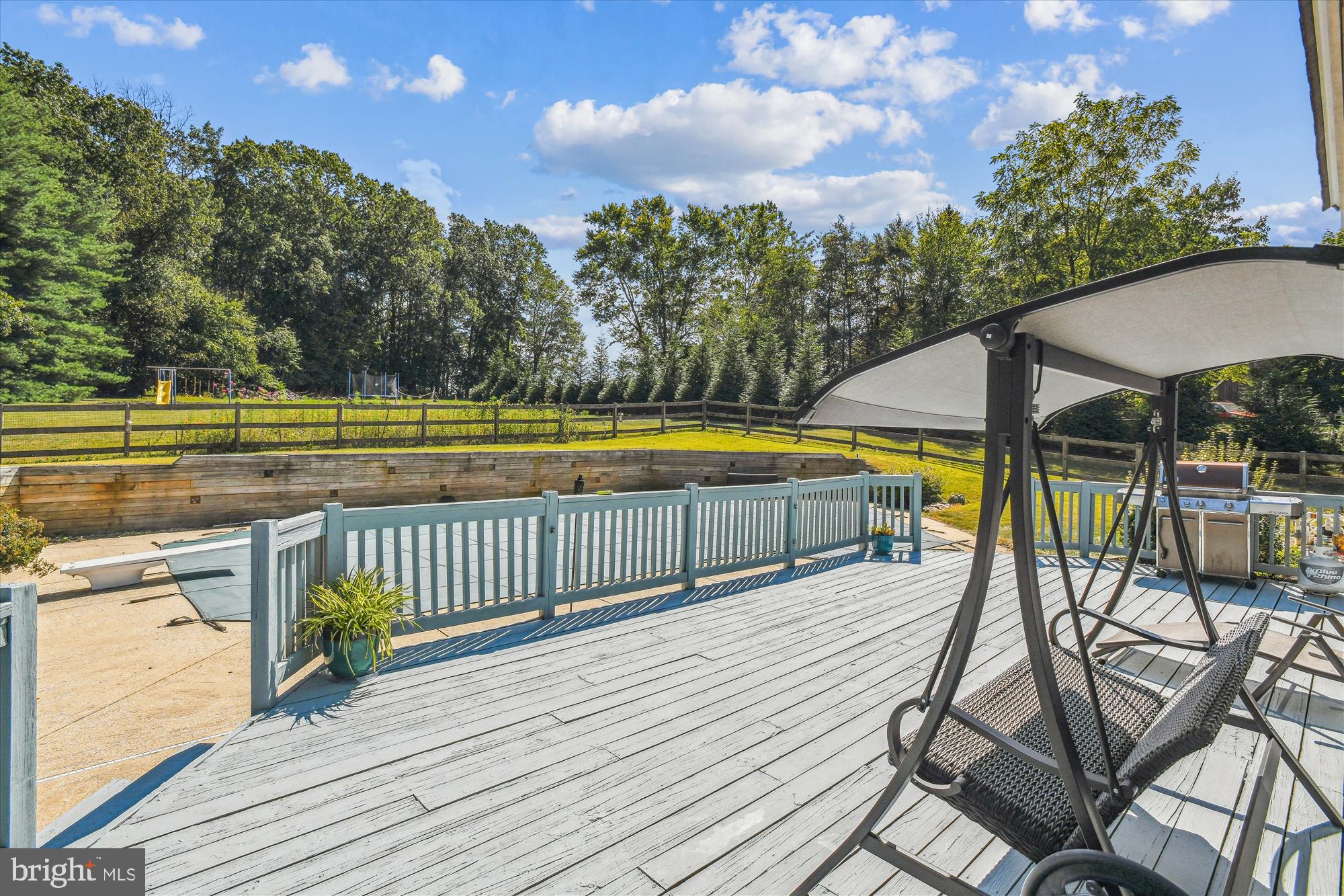 2433 Snydersburg Road Westminster, MD 21157 - Photo 31 of 51 Back deck