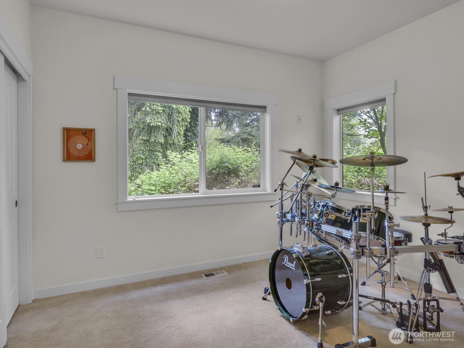 12503 Southeast 104th Street Renton, WA 98056 - Photo 28 of 37 a view of a room with gym equipment