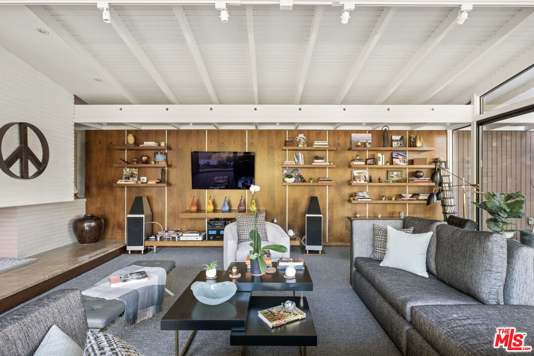 1161 Romney Drive Pasadena, CA 91105 - Photo 11 of 29 a living room with furniture and lamp