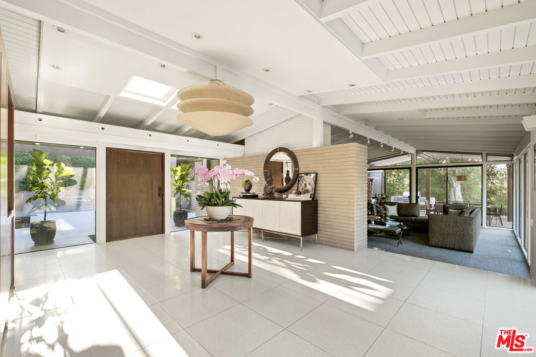 1161 Romney Drive Pasadena, CA 91105 - Photo 4 of 29 a living room with furniture