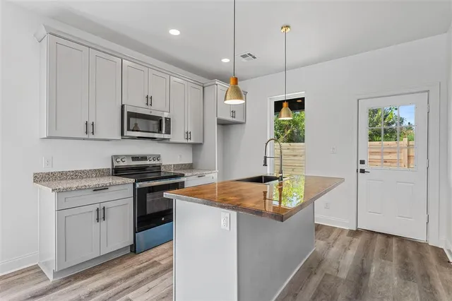 $1,650 | 3525 Heard Road, Unit 3, Lake Charles, LA 70605