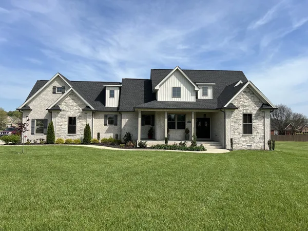 $599,900 | 351 Michael Circle, Lafayette, TN 37083
