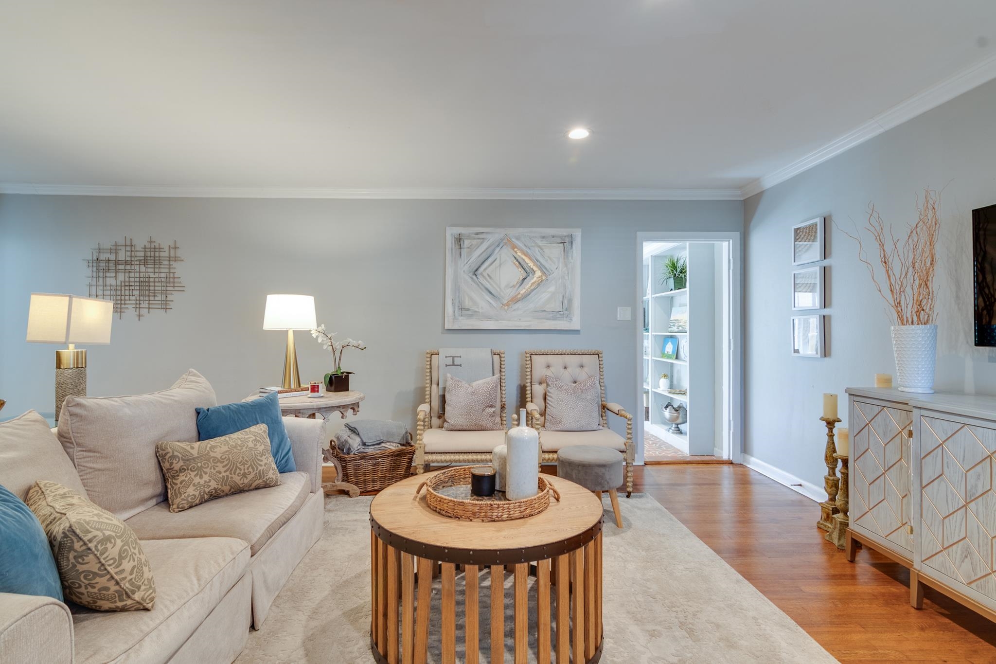 337 North White Station Road Memphis, TN 38117 - Photo 3 of 37 Living area with light wood finished floors, baseboards, ornamental molding, and recessed lighting